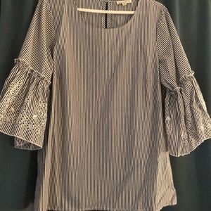 Bell Sleeve Tunic Top- Navy/White